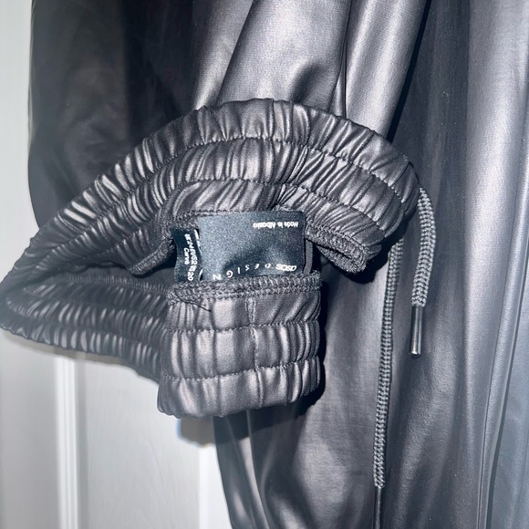 NWOT ASOS DESIGN Black Faux Leather Jogger Pants - Picture 2 of 2